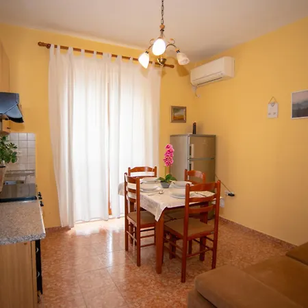 Excellent Location At Scanderbeg Square * Tiran