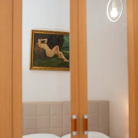 Apartment Excellent Location At Scanderbeg Square Tirana